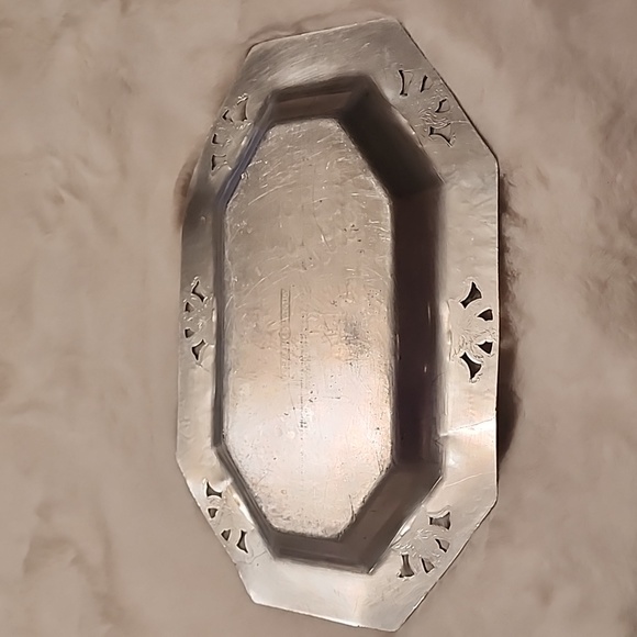 VINTAGE  FORMAN4FAMILY EMBOSSED ALUMINUM TRAY - Picture 5 of 7